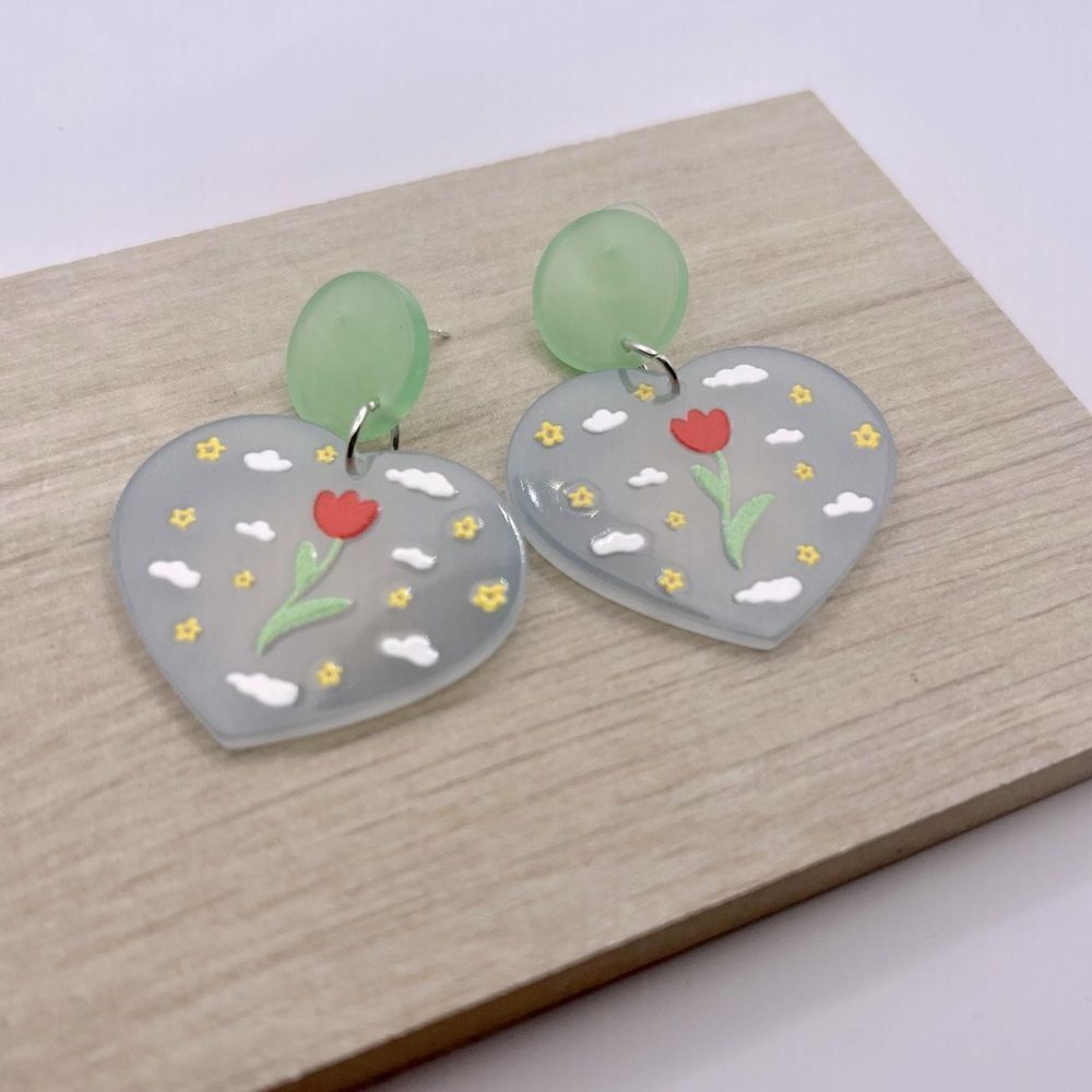 5/$25  HEART AND TULIP 🌷 DANGLES - Picture 2 of 6